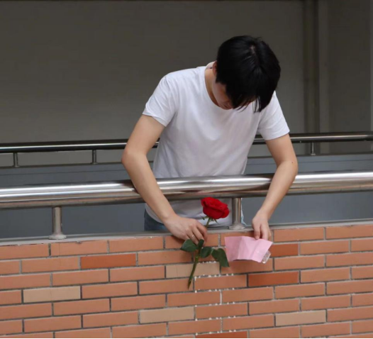 db8989581cb041788f31c407dced3372.png