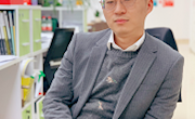 奋斗铸就无悔青春
