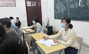 信息学院辅导员深入课堂听课严抓学风